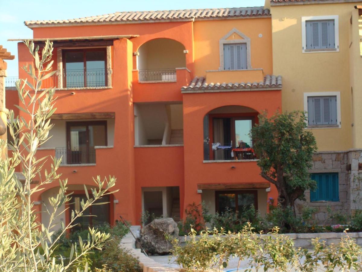 Le Residenze Del Mare Villa Porto San Paolo  Exterior photo