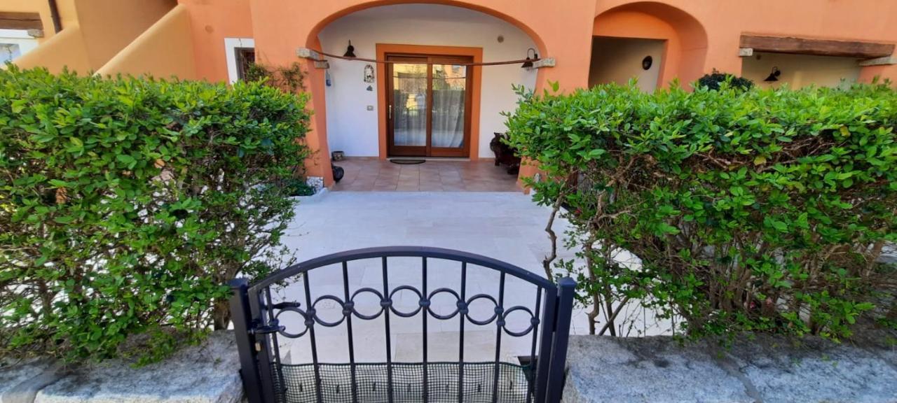 Le Residenze Del Mare Villa Porto San Paolo  Exterior photo